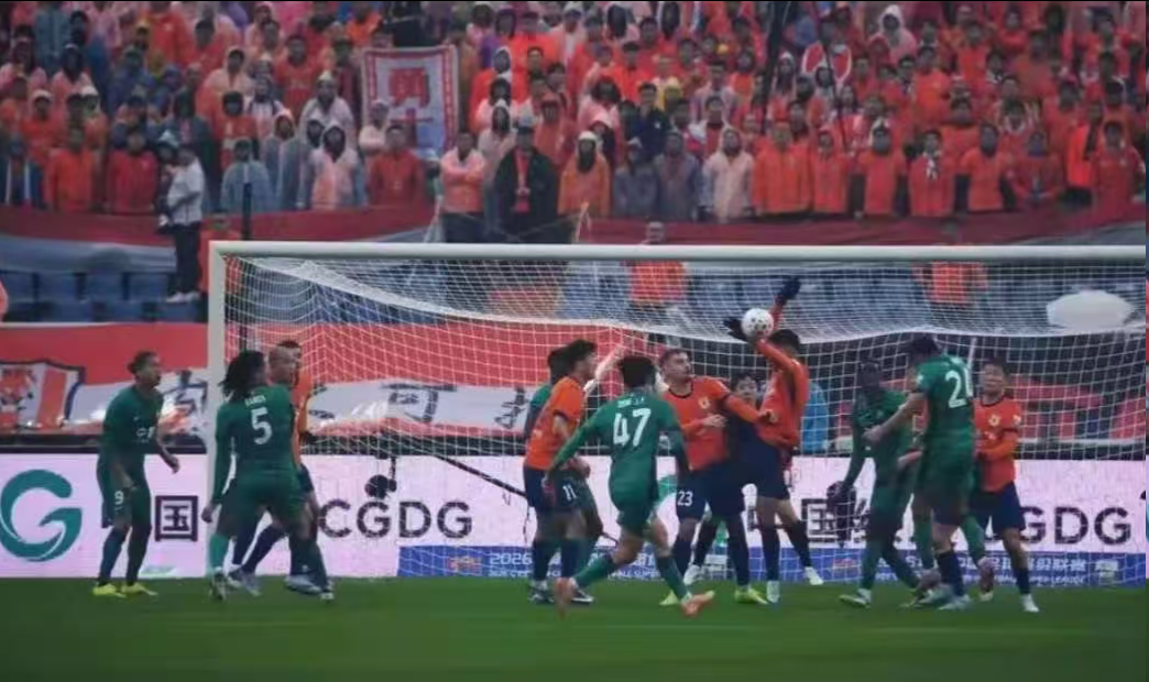 世界杯官方客户端下载中心-京鲁大战漏判点球？多位媒体人：主裁没看见能理解 VAR也不介入