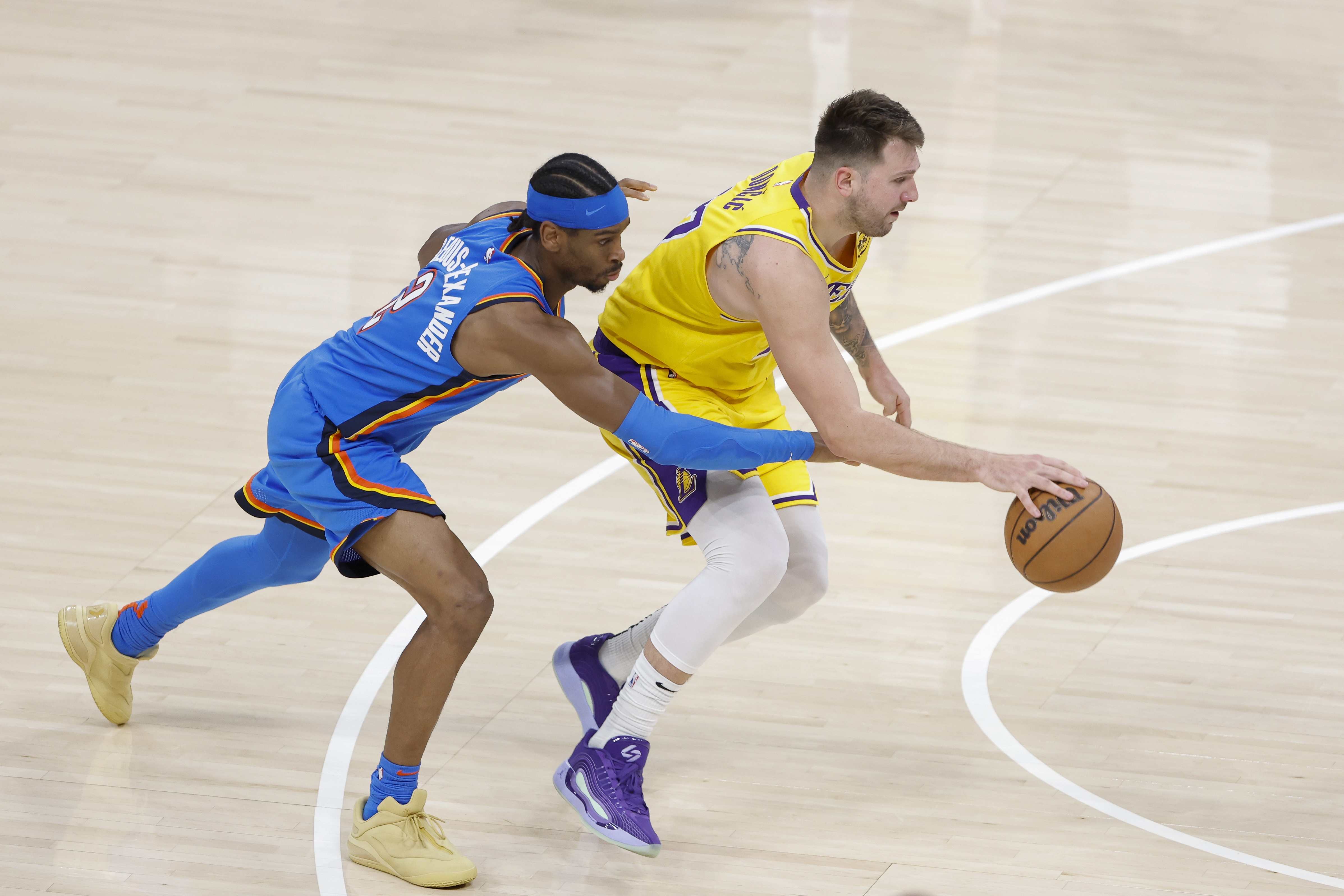 世界杯手机观看app下载-太卷了！西部前三三月战绩：雷霆14-1 马刺14-2 湖人15-2